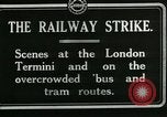 Standbild Britische Eisenbahnerstreik London England, 1919, aus Sekunde 7 historischem Filmmaterial Videoclip 65675026083