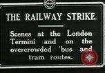 Standbild Britische Eisenbahnerstreik London England, 1919, aus Sekunde 8 historischem Filmmaterial Videoclip 65675026083