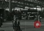 Standbild Britische Eisenbahnerstreik London England, 1919, aus Sekunde 12 historischem Filmmaterial Videoclip 65675026083