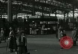 Standbild Britische Eisenbahnerstreik London England, 1919, aus Sekunde 14 historischem Filmmaterial Videoclip 65675026083