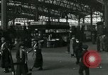 Standbild Britische Eisenbahnerstreik London England, 1919, aus Sekunde 16 historischem Filmmaterial Videoclip 65675026083