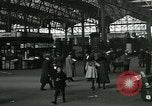 Standbild Britische Eisenbahnerstreik London England, 1919, aus Sekunde 22 historischem Filmmaterial Videoclip 65675026083
