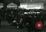 Standbild Britische Eisenbahnerstreik London England, 1919, aus Sekunde 28 historischem Filmmaterial Videoclip 65675026083