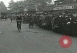 Standbild Britische Eisenbahnerstreik London England, 1919, aus Sekunde 38 historischem Filmmaterial Videoclip 65675026083
