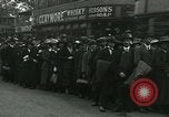 Standbild Britische Eisenbahnerstreik London England, 1919, aus Sekunde 44 historischem Filmmaterial Videoclip 65675026083