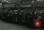 Standbild Britische Eisenbahnerstreik London England, 1919, aus Sekunde 49 historischem Filmmaterial Videoclip 65675026083