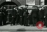 Standbild Notice Board Vereinigtes Königreich, 1914, aus Sekunde 4 historischem Filmmaterial Videoclip 65675026086