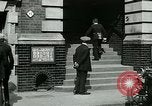 Standbild Notice Board Vereinigtes Königreich, 1914, aus Sekunde 24 historischem Filmmaterial Videoclip 65675026086