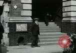 Standbild Notice Board Vereinigtes Königreich, 1914, aus Sekunde 25 historischem Filmmaterial Videoclip 65675026086