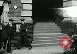 Standbild Notice Board Vereinigtes Königreich, 1914, aus Sekunde 35 historischem Filmmaterial Videoclip 65675026086