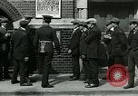 Standbild Notice Board Vereinigtes Königreich, 1914, aus Sekunde 46 historischem Filmmaterial Videoclip 65675026086