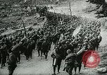 Standbild italienische Truppen in Ersten Weltkrieg Italien, 1917, aus Sekunde 46 historischem Filmmaterial Videoclip 65675026087