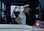 Standbild Verlagerung der Beschäftigung United States USA, 1943, aus Sekunde 13 historischem Filmmaterial Videoclip 65675026114