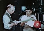 Standbild Verlagerung der Beschäftigung United States USA, 1943, aus Sekunde 47 historischem Filmmaterial Videoclip 65675026114
