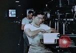 Standbild Verlagerung der Beschäftigung United States USA, 1943, aus Sekunde 57 historischem Filmmaterial Videoclip 65675026114