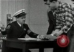 Immagine di Arruolarsi in marina San Francisco California USA, 1942, secondo 9 filmato di repertorio 65675026127
