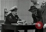 Immagine di Arruolarsi in marina San Francisco California USA, 1942, secondo 14 filmato di repertorio 65675026127