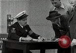 Immagine di Arruolarsi in marina San Francisco California USA, 1942, secondo 15 filmato di repertorio 65675026127