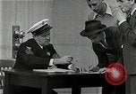 Immagine di Arruolarsi in marina San Francisco California USA, 1942, secondo 17 filmato di repertorio 65675026127