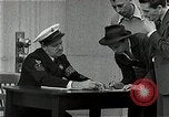 Immagine di Arruolarsi in marina San Francisco California USA, 1942, secondo 18 filmato di repertorio 65675026127