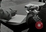 Immagine di Arruolarsi in marina San Francisco California USA, 1942, secondo 43 filmato di repertorio 65675026127