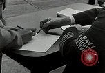 Immagine di Arruolarsi in marina San Francisco California USA, 1942, secondo 49 filmato di repertorio 65675026127