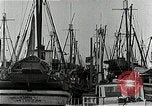 Image Fishermen's dock San Francisco California USA, 1942, de la seconde 29 séquences d'archives historiques vidéo 65675026128