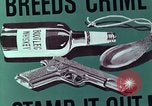 Immagine di Nascosto armi da fuoco illegali e laboratorio presso l' Ufficio di presidenza di alcool e T United States USA, 1961, secondo 5 filmato di repertorio 65675026150