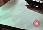 Immagine di Nascosto armi da fuoco illegali e laboratorio presso l' Ufficio di presidenza di alcool e T United States USA, 1961, secondo 15 filmato di repertorio 65675026150