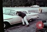 Immagine di Nascosto armi da fuoco illegali e laboratorio presso l' Ufficio di presidenza di alcool e T United States USA, 1961, secondo 26 filmato di repertorio 65675026150