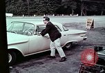 Immagine di Nascosto armi da fuoco illegali e laboratorio presso l' Ufficio di presidenza di alcool e T United States USA, 1961, secondo 27 filmato di repertorio 65675026150