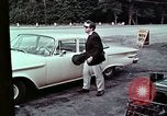 Immagine di Nascosto armi da fuoco illegali e laboratorio presso l' Ufficio di presidenza di alcool e T United States USA, 1961, secondo 29 filmato di repertorio 65675026150