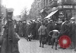 Immagine di Rifiuto di riparazione Dusseldorf GERMANIA, 1921, secondo 3 filmato di repertorio 65675026152