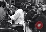 Image la distribution alimentaire Allemagne, 1921, de la seconde 28 séquences d'archives historiques vidéo 65675026154