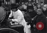 Image la distribution alimentaire Allemagne, 1921, de la seconde 33 séquences d'archives historiques vidéo 65675026154