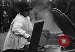 Image la distribution alimentaire Allemagne, 1921, de la seconde 50 séquences d'archives historiques vidéo 65675026154
