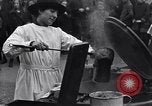 Image la distribution alimentaire Allemagne, 1921, de la seconde 62 séquences d'archives historiques vidéo 65675026154