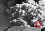 Standbild Vesuv Neapel Italien, 1944, aus Sekunde 10 historischem Filmmaterial Videoclip 65675026156