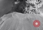 Standbild Vesuv Neapel Italien, 1944, aus Sekunde 18 historischem Filmmaterial Videoclip 65675026156