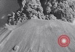 Standbild Vesuv Neapel Italien, 1944, aus Sekunde 29 historischem Filmmaterial Videoclip 65675026156
