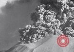Standbild Vesuv Neapel Italien, 1944, aus Sekunde 35 historischem Filmmaterial Videoclip 65675026156