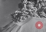 Standbild Vesuv Neapel Italien, 1944, aus Sekunde 36 historischem Filmmaterial Videoclip 65675026156