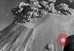 Standbild Vesuv Neapel Italien, 1944, aus Sekunde 39 historischem Filmmaterial Videoclip 65675026156