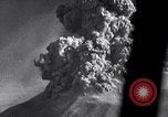 Standbild Vesuv Neapel Italien, 1944, aus Sekunde 50 historischem Filmmaterial Videoclip 65675026156