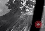 Standbild Vesuv Neapel Italien, 1944, aus Sekunde 55 historischem Filmmaterial Videoclip 65675026156