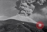 Standbild Vesuv Neapel Italien, 1944, aus Sekunde 39 historischem Filmmaterial Videoclip 65675026157