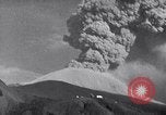 Standbild Vesuv Neapel Italien, 1944, aus Sekunde 41 historischem Filmmaterial Videoclip 65675026157