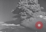 Standbild Vesuv Neapel Italien, 1944, aus Sekunde 10 historischem Filmmaterial Videoclip 65675026164