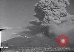 Standbild Vesuv Neapel Italien, 1944, aus Sekunde 39 historischem Filmmaterial Videoclip 65675026164