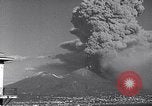 Standbild Vesuv Neapel Italien, 1944, aus Sekunde 40 historischem Filmmaterial Videoclip 65675026164